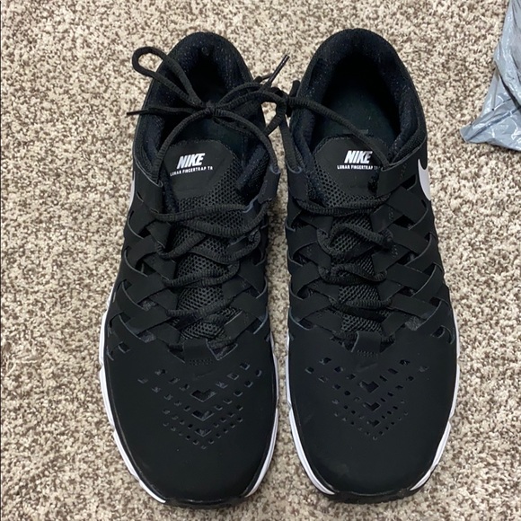 Nike Luna - Picture 1 of 3